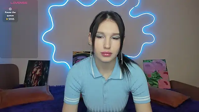 Snapshot of EvelinaLuu chatting on 27, 2, 2025 EvelinaLuu online show from 27, 2, 2025