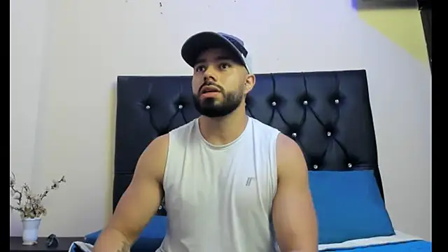 Snapshot of mikeblaree chatting on 18, 2, 2025 mikeblaree online show from 18, 2, 2025