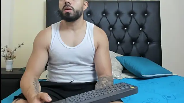 Snapshot of mikeblaree chatting on 22, 2, 2025 mikeblaree online show from 22, 2, 2025