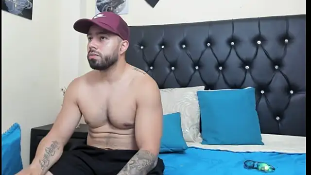 Snapshot of mikeblaree chatting on 5, 3, 2025 mikeblaree online show from 5, 3, 2025