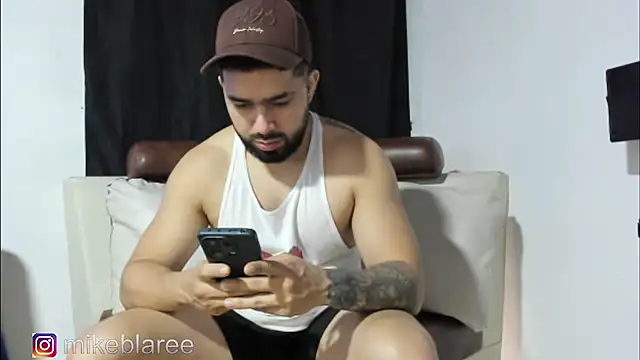 Snapshot of mikeblaree chatting on 9, 11, 2025 mikeblaree online show from 9, 11, 2025