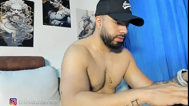 Snapshot of mikeblaree chatting on 2, 12, 2025 mikeblaree online show from 2, 12, 2025