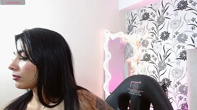 Snapshot of Gaby_tay1 chatting on 7, 4, 2026 Gaby tay1 online show from 7, 4, 2026