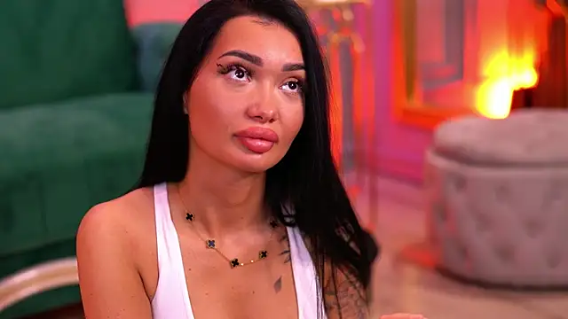 Snapshot of SashaFerrera chatting on 17, 2, 2025 SashaFerrera online show from 17, 2, 2025