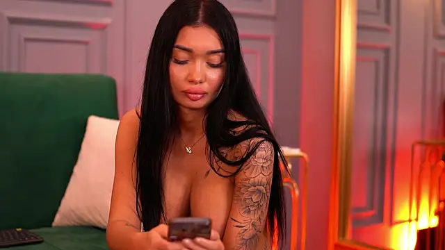 Snapshot of SashaFerrera chatting on 2, 3, 2025 SashaFerrera online show from 2, 3, 2025