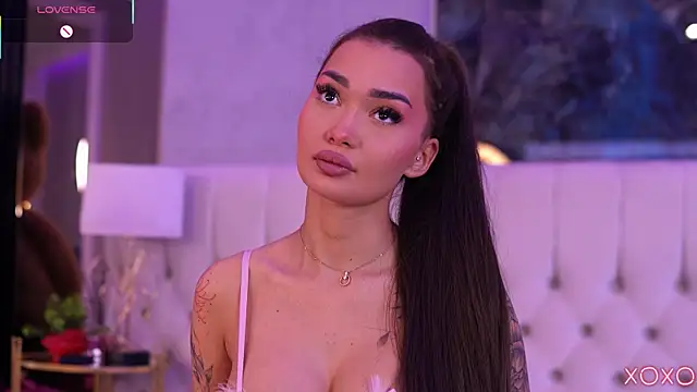 Snapshot of SashaFerrera chatting on 30, 9, 2025 SashaFerrera online show from 30, 9, 2025