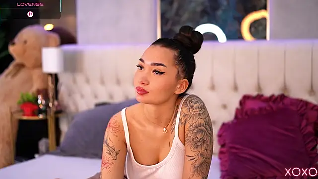 Snapshot of SashaFerrera chatting on 29, 10, 2025 SashaFerrera online show from 29, 10, 2025