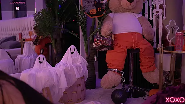 Snapshot of SashaFerrera chatting on 31, 10, 2025 SashaFerrera online show from 31, 10, 2025