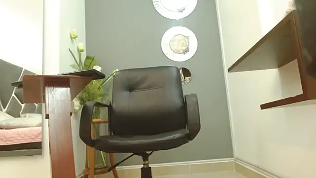 Snapshot of StephyJones1 chatting on 11, 1, 2025 StephyJones1 online show from 11, 1, 2025