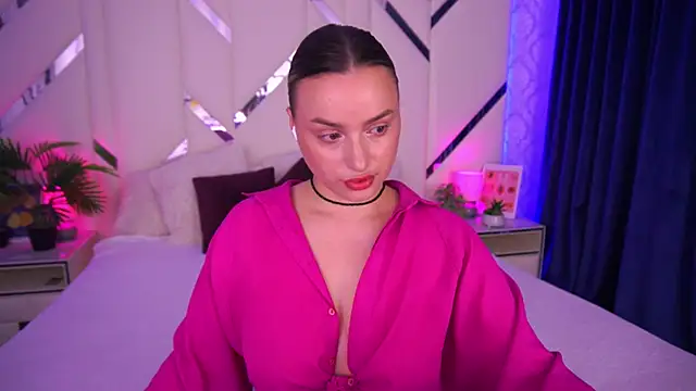 Snapshot of LindsieGreyy chatting on 5, 11, 2025 LindsieGreyy online show from 5, 11, 2025