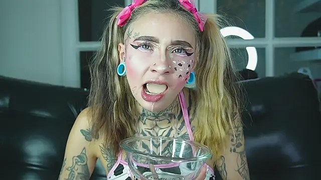 miss   angel online show from 4, 3, 2026