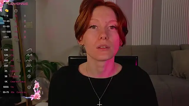 Snapshot of JoYung chatting on 11, 9, 2025 JoYung online show from 11, 9, 2025