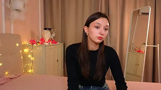 ColleenCox online show from 7, 3, 2025