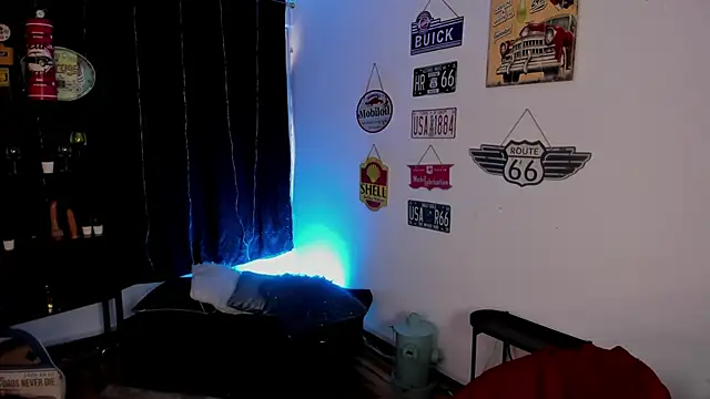 anuvyz miller  online show from 13, 4, 2026