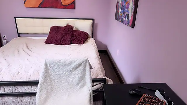 Snapshot of MrsJanetM chatting on 10, 4, 2026 MrsJanetM online show from 10, 4, 2026