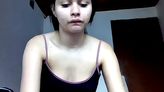 Snapshot of CHLOE_ISABELL chatting on 8, 4, 2026 CHLOE ISABELL online show from 8, 4, 2026