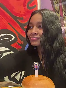 Lynda Bonnie online show from 23, 3, 2025