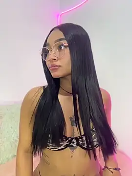 Snapshot of Lynda_Bonnie chatting on 11, 4, 2026 Lynda Bonnie online show from 11, 4, 2026