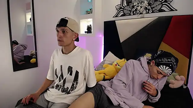 MaikyCooper online show from 28, 2, 2025