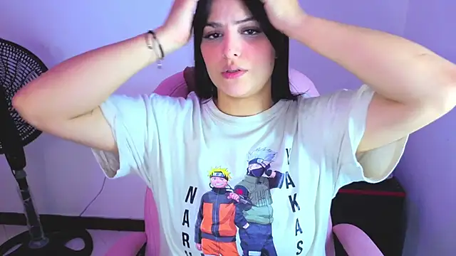 Snapshot of atenea_02_love chatting on 21, 4, 2026 atenea 02 love online show from 21, 4, 2026