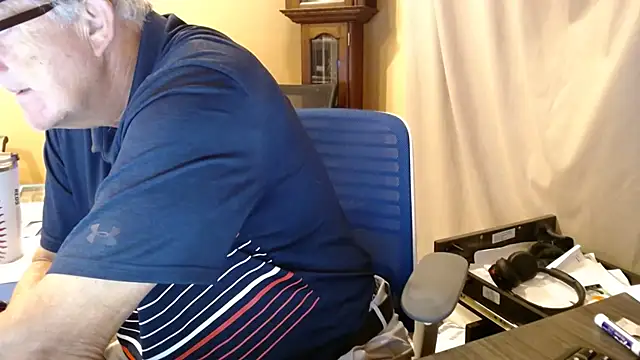 Snapshot of olderandwiser2 chatting on 1, 10, 2025 olderandwiser2 online show from 1, 10, 2025