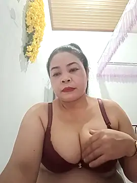 Baby-bigtits2024 online show from 10, 3, 2025