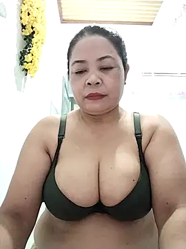 Baby-bigtits2024 online show from 22, 9, 2025