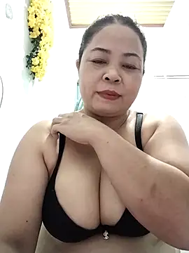 Baby-bigtits2024 online show from 17, 12, 2025