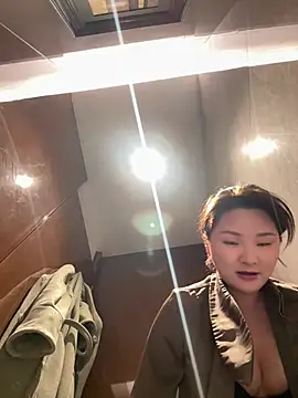 Snapshot of Mia-77 chatting on 2, 3, 2026 Mia-77 online show from 2, 3, 2026