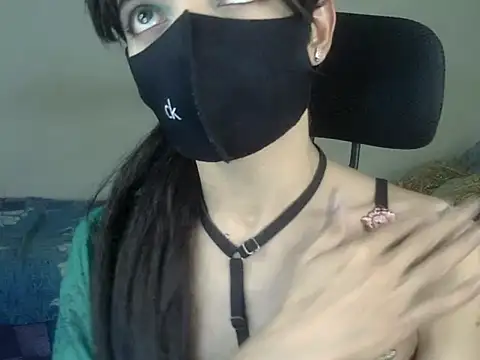 Snapshot of YourCDBitch chatting on 9, 10, 2025 YourCDBitch online show from 9, 10, 2025