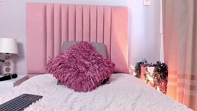 MiaHertz online show from 28, 11, 2025