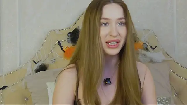 Jackie White  online show from 31, 10, 2025