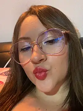 Snapshot of ValentinaOrtiz3 chatting on 7, 3, 2025 ValentinaOrtiz3 online show from 7, 3, 2025