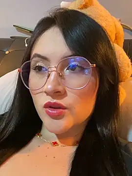 Snapshot of ValentinaOrtiz3 chatting on 7, 11, 2025 ValentinaOrtiz3 online show from 7, 11, 2025