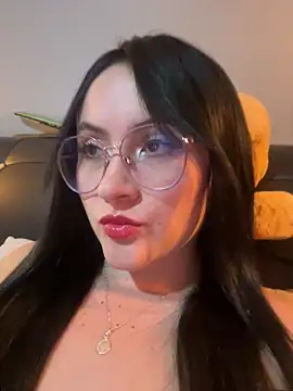 Snapshot of ValentinaOrtiz3 chatting on 9, 11, 2025 ValentinaOrtiz3 online show from 9, 11, 2025