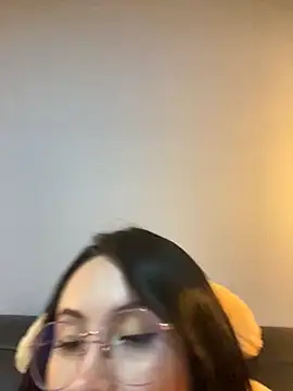 Snapshot of ValentinaOrtiz3 chatting on 18, 11, 2025 ValentinaOrtiz3 online show from 18, 11, 2025