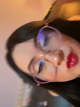 Snapshot of ValentinaOrtiz3 chatting on 5, 12, 2025 ValentinaOrtiz3 online show from 5, 12, 2025