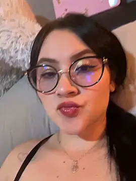 Snapshot of ValentinaOrtiz3 chatting on 4, 3, 2026 ValentinaOrtiz3 online show from 4, 3, 2026