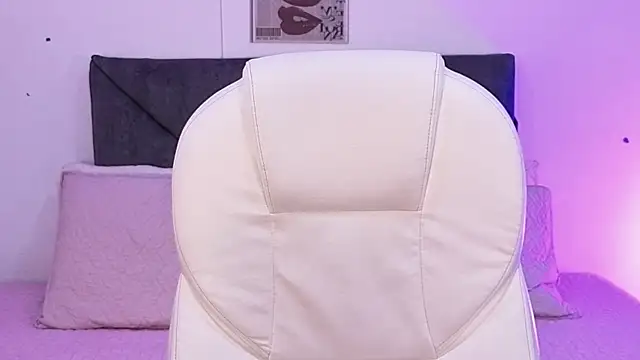 sara sharma  online show from 5, 11, 2025