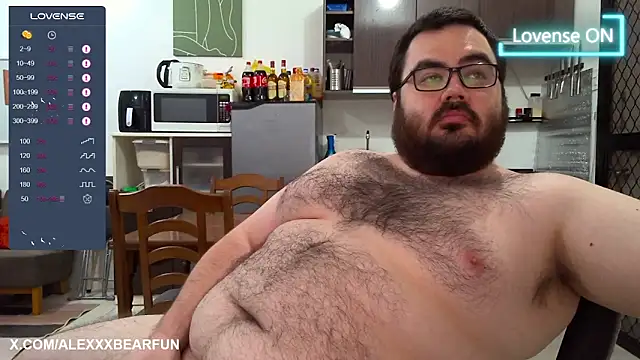 Snapshot of alexxxbear chatting on 6, 3, 2025 alexxxbear online show from 6, 3, 2025