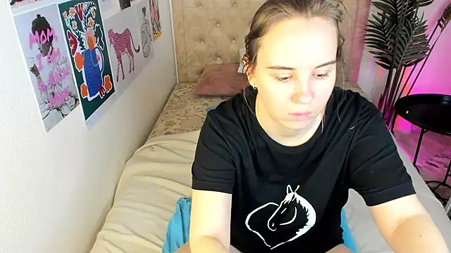 Snapshot of Lika_0ne chatting on 2, 4, 2026 Lika 0ne online show from 2, 4, 2026