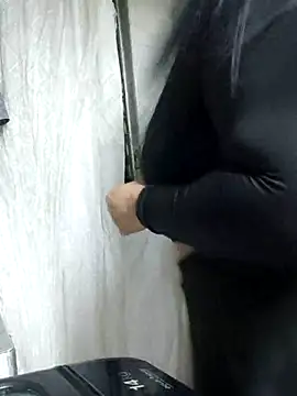 Snapshot of nikki_grey chatting on 13, 10, 2025 nikki grey online show from 13, 10, 2025