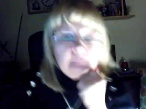 Snapshot of Violet5364 chatting on 4, 3, 2025 Violet5364 online show from 4, 3, 2025