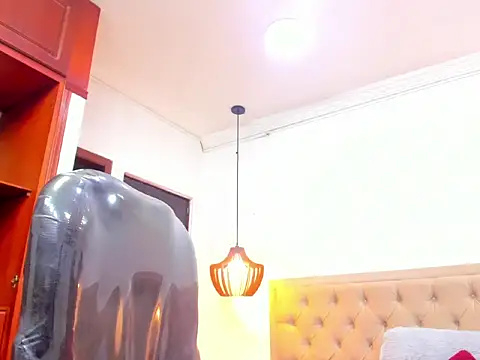 emma purple  online show from 22, 11, 2025