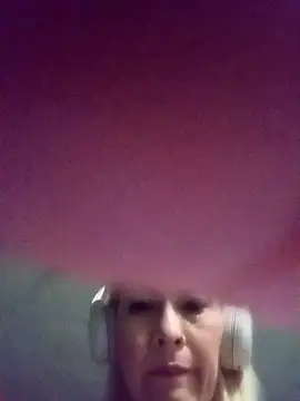 CandieGilson   online show from 9, 4, 2026