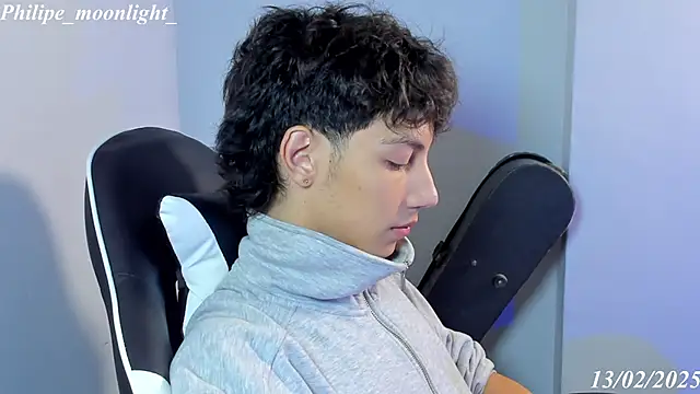 philipe moonlight  online show from 14, 2, 2025