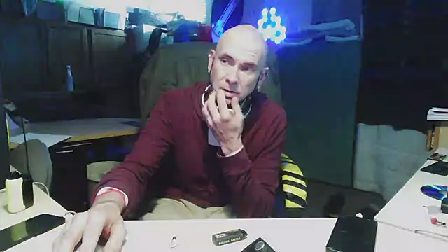 Snapshot of TommyDoggg chatting on 14, 2, 2025 TommyDoggg online show from 14, 2, 2025
