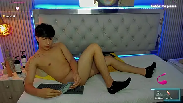 Snapshot of Estiv18_ chatting on 29, 9, 2025 Estiv18 online show from 29, 9, 2025