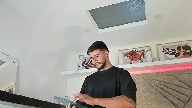 Snapshot of DickGriffith_ chatting on 18, 2, 2025 DickGriffith online show from 18, 2, 2025