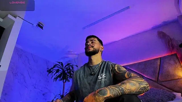 Snapshot of DickGriffith_ chatting on 4, 10, 2025 DickGriffith online show from 4, 10, 2025